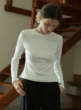春也白软糯磨毛圆领白色打底衫女春款柔软超弹长袖修身内搭上衣