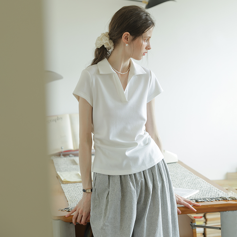 春也白 polo领收腰捏褶正肩短袖T恤女夏新款高级感显瘦运动风上衣