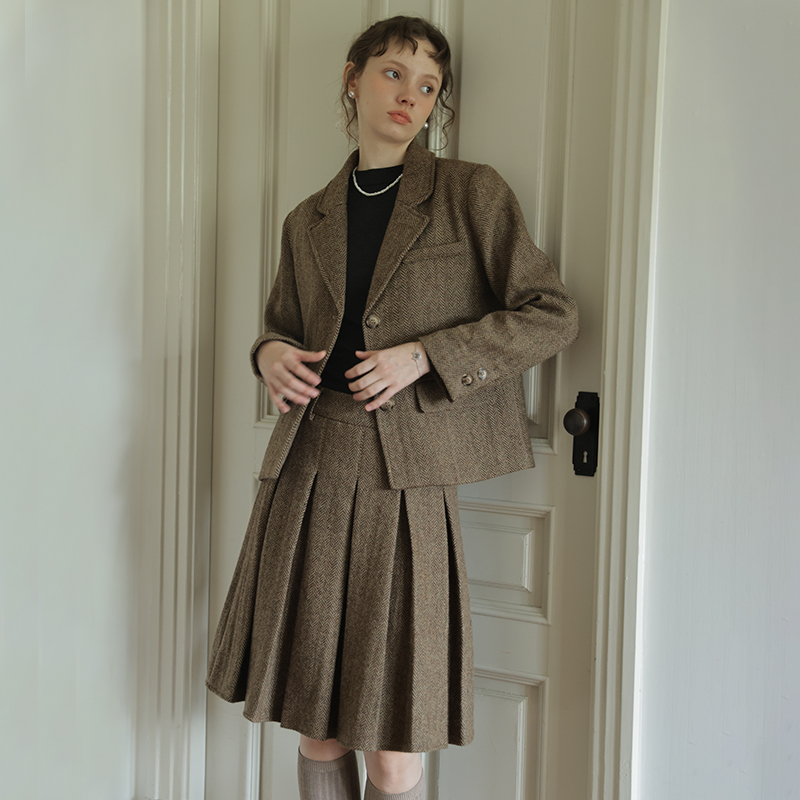 英伦复古全羊毛正肩短款西装毛呢外套女秋冬款小个子呢子通勤韩版
