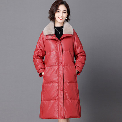 高端大牌酒红色绵羊皮羽绒服女中长款2025年冬季加厚水貂毛领外套