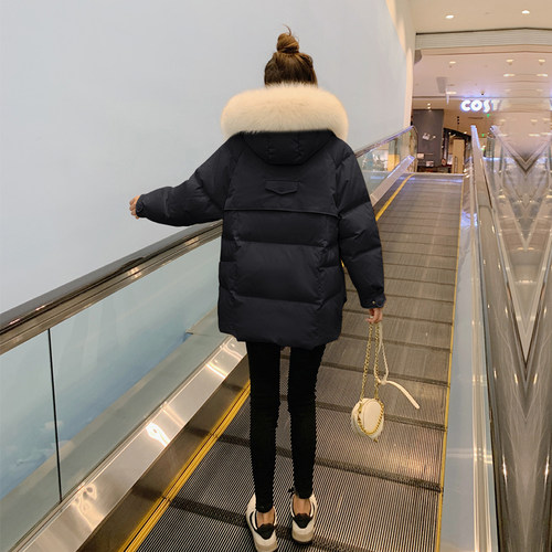 黑色短款白鸭绒羽绒服女