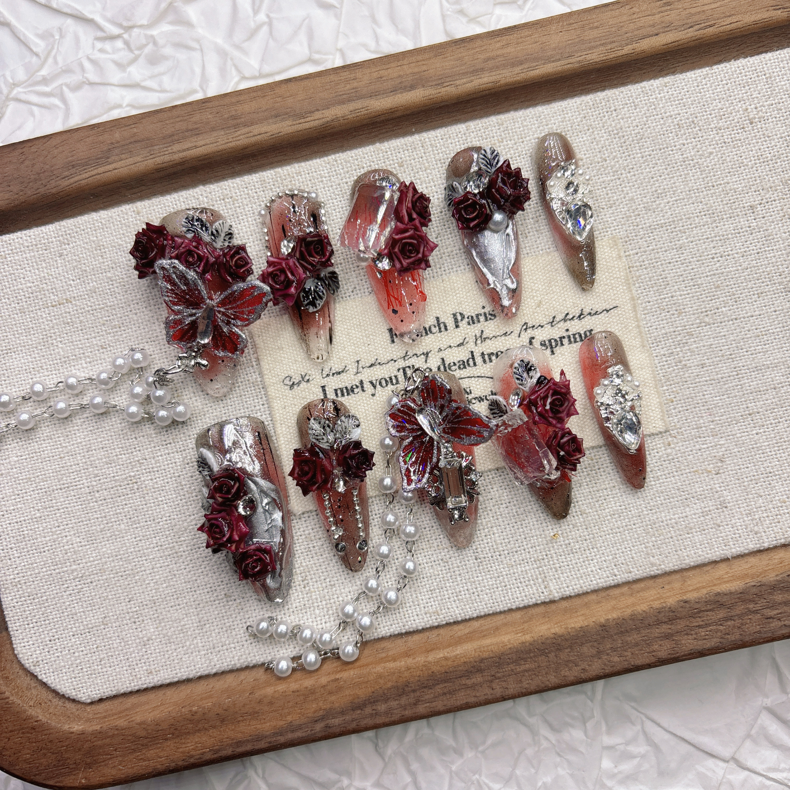 暗黑纯欲风黑红色玫瑰花纯手工穿戴甲流苏高级感显白美甲新中长款