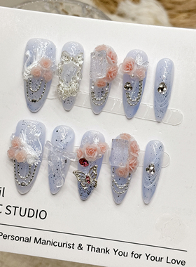 蓝色天鹅纯手工穿戴甲显白高级感