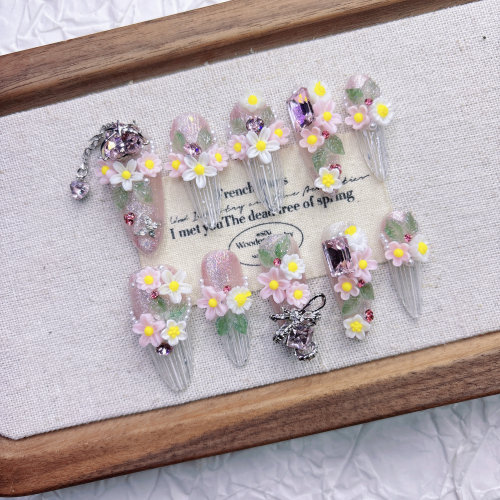 粉色雏菊纯手工穿戴甲中长款