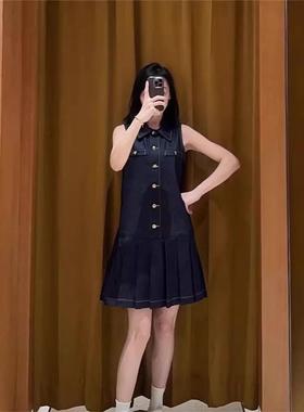 法单家 2025秋冬新款时尚单排扣牛仔无袖百褶连衣裙女FPRO04394
