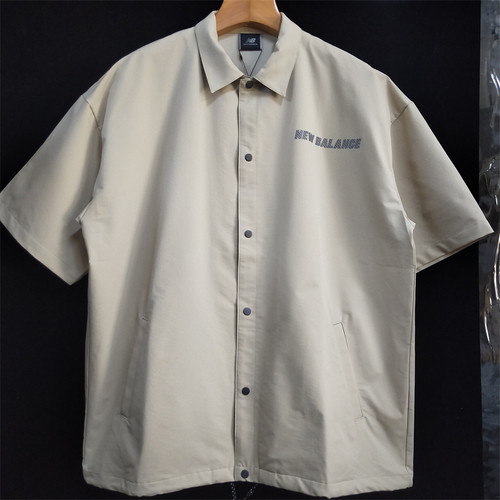 NEW BALANCE  男款字母印花舒适休闲单排扣衬衫 AMJ35004-SND