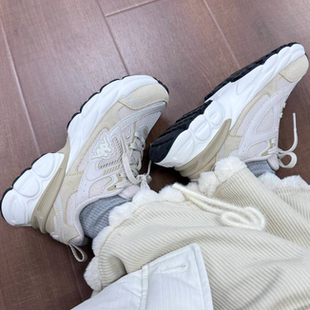 男女同款 简约低帮跑步鞋 K0FW5MC40 6337 舒适时尚