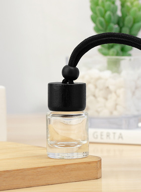 8ML小圆盖染色黑色圆柱形款车载香水车载汽车挂件香水汽车香薰瓶