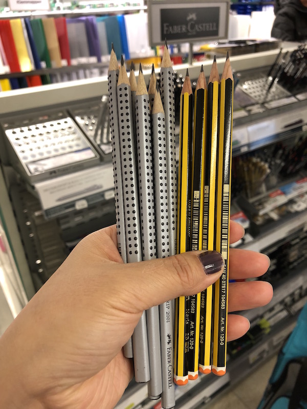 德国小学生矫正握姿铅笔