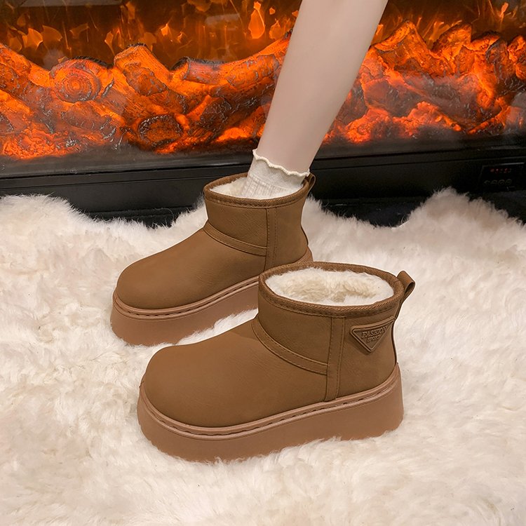2025秋季新款黄棕色松糕底圆头雪地靴橡胶纯色冬季PU中跟(
