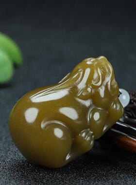 和田玉貔貅手把件天然且末糖玉招财貔貅把玩件挂新疆皮丘瑞兽把件