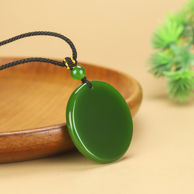 新疆和田玉平安扣吊坠菠菜绿碧玉圆牌挂件绿色原石平安无事牌项链