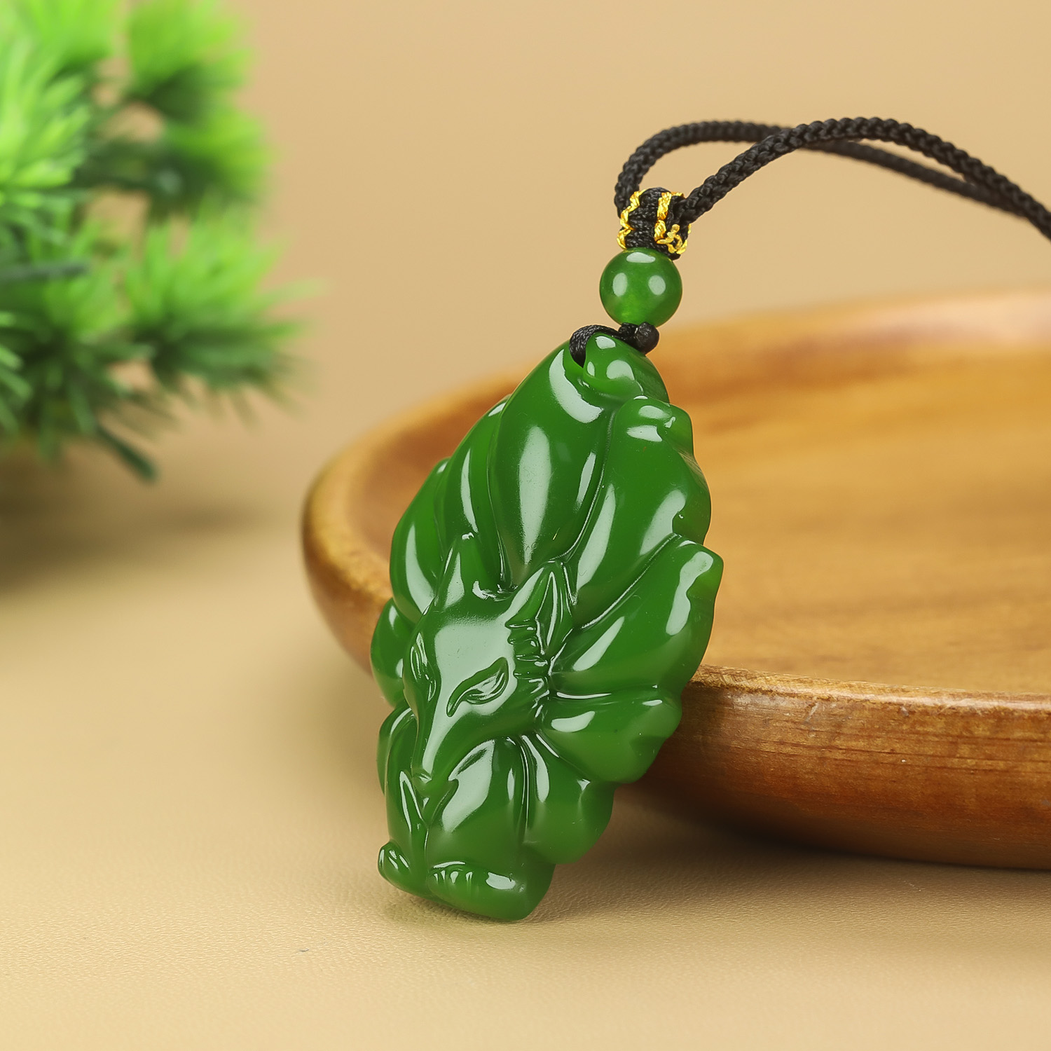 天然新疆和田玉碧玉九尾狐吊坠菠菜绿碧玉小狐狸项链挂坠玉石狐狸