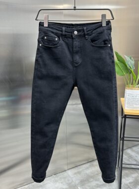 修身小脚纯黑轻奢重工小脚牛仔裤