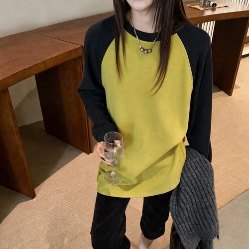 ZW卓娃正品韩系拼色插肩袖下摆开叉磨毛女秋冬新宽松休闲T恤33876