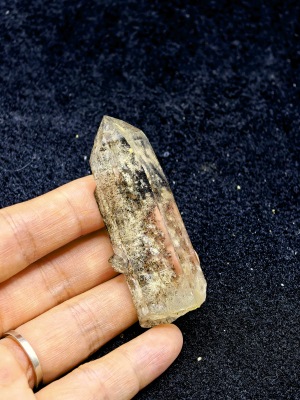 象神山·黑砂幽灵水晶
