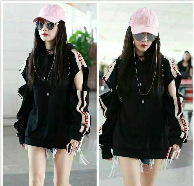 香港潮牌李小璐同款黑色印花字母拼接長袖露肩連帽衛衣chic上衣秋在類目 女裝/女士精品, 衛衣/絨衫中 - 來自Buy2taobao.com提供專業的淘寶代購服務