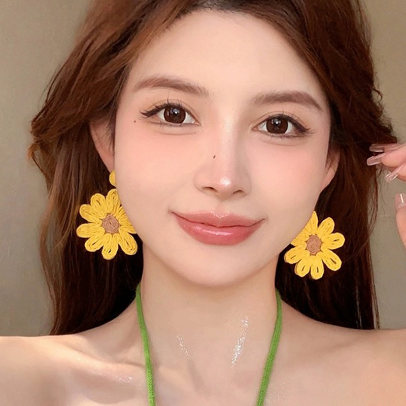 海边度假风小雏菊耳环女2025新款爆款耳饰ins风夸张花朵耳坠耳钉