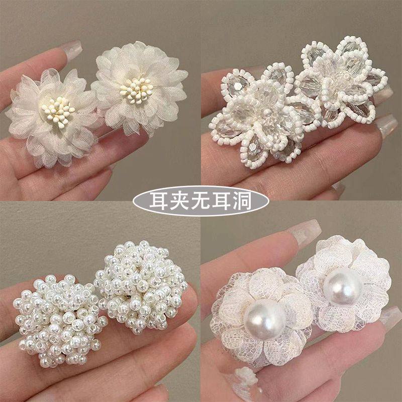 超仙网纱珍珠花朵耳饰2026年新款小众设计无洞耳夹高级感蕾丝耳饰
