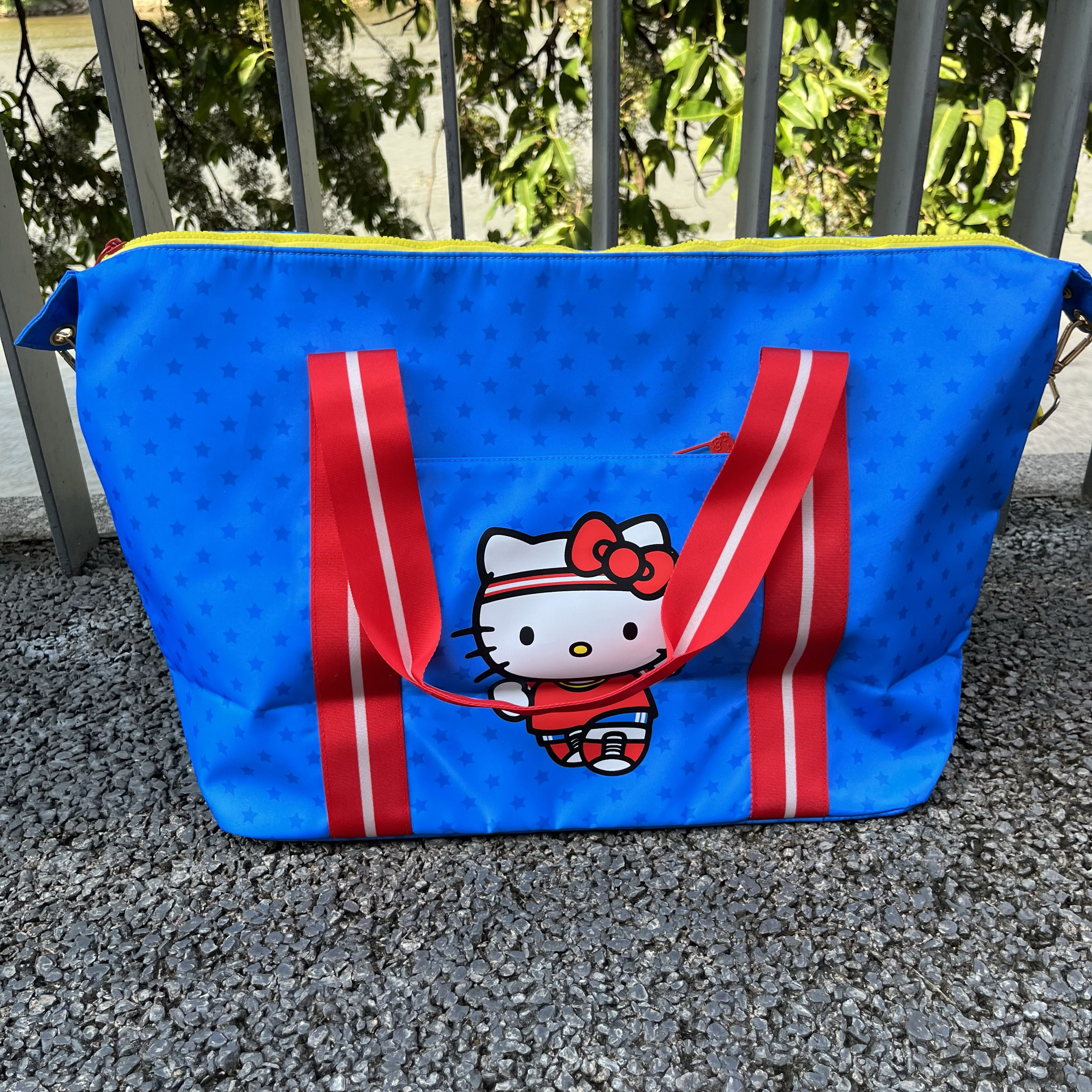 外贸出口可爱卡通kitty大容量手提单肩包斜挎包可挂旅行箱旅行袋