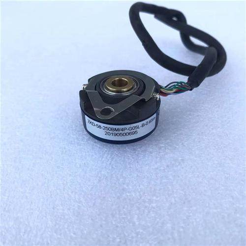 ZKD-58-250BM/4P-G05L-B-0.65m伺服电机编码器