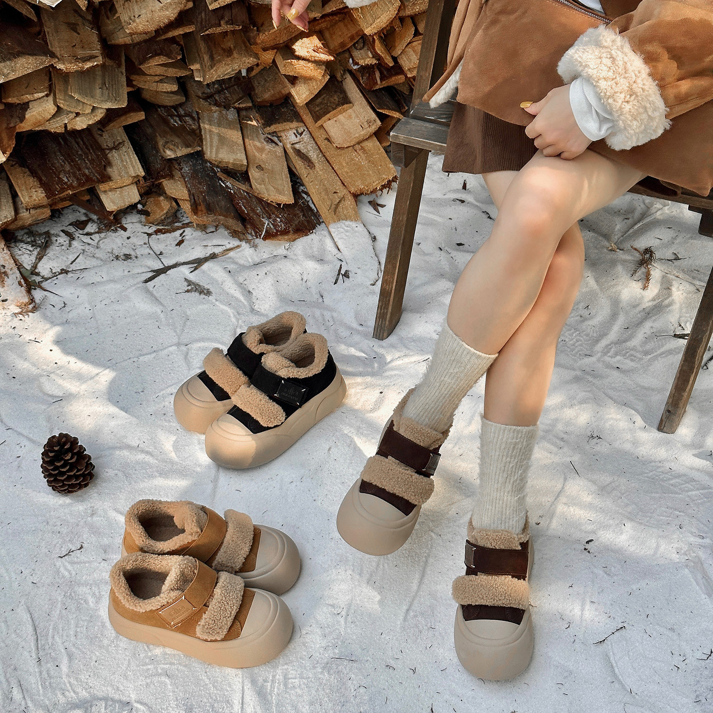 保暖厚底雪地靴女2025冬季新款超火加绒丑萌大头鞋魔术贴雪地棉鞋