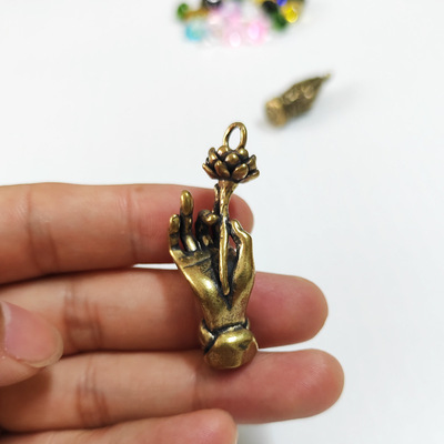 黄铜拈花指佛手莲花钥匙扣