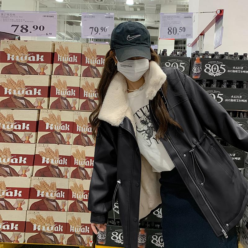 美拉德咖色短款翻领皮毛一体厚外套女秋冬2025新款高级感pu皮夹克,女装皮衣,2C028