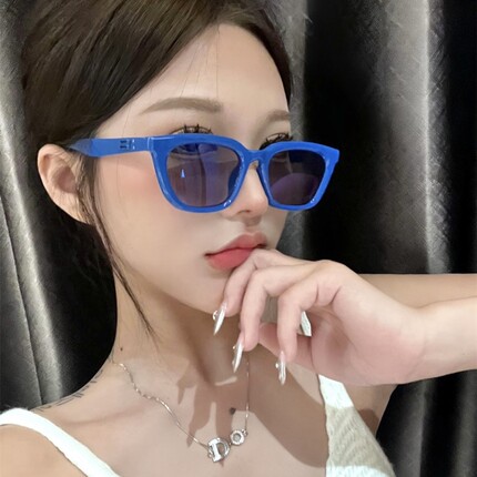 夏季防紫外线太阳眼镜高级感蓝色吸睛高级感ins户外遮阳防晒墨镜