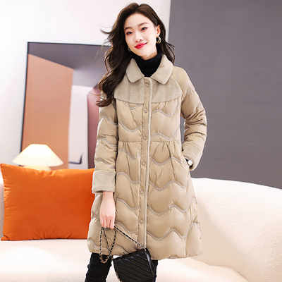 时尚水貂绒拼接刺绣羽绒服女