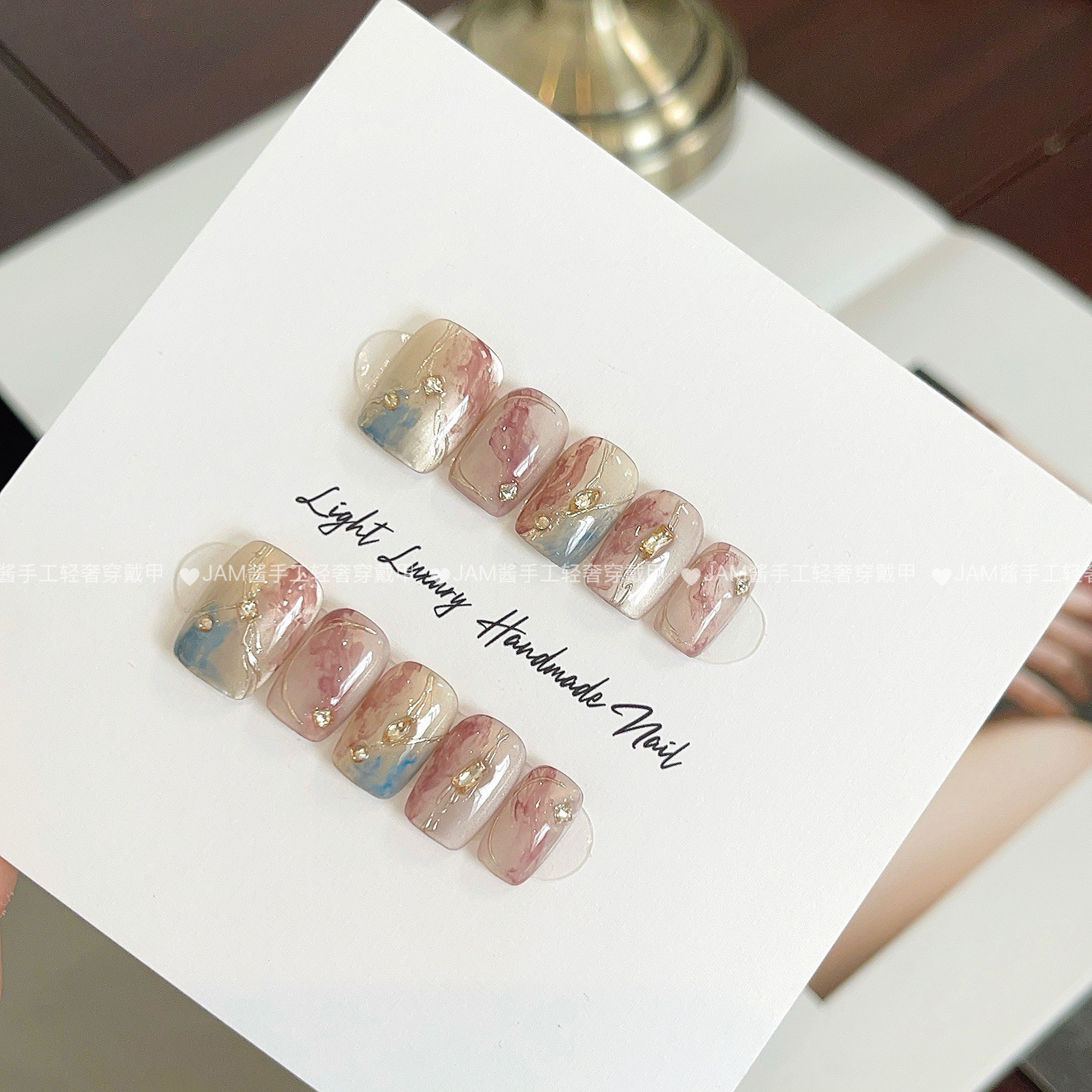 胭脂 2026新款纯手工穿戴甲短款鎏金晕染猫眼美甲贴片高级感显白