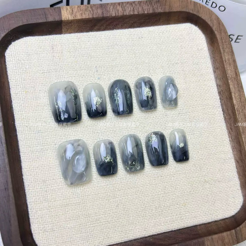 【波澜】2025新款纯手工穿戴甲短款晕染日常穿戴式美甲显白高级感