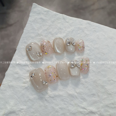 花蝴蝶 纯手工穿戴甲短款测光猫眼穿戴甲2025新款高级感美甲贴片