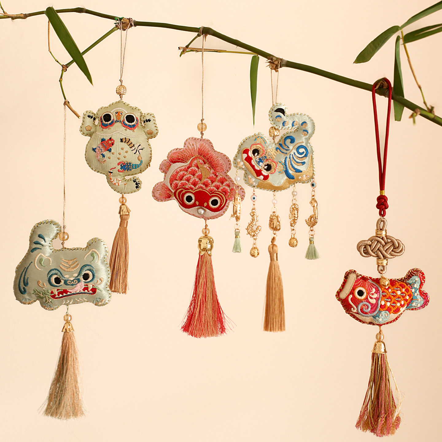 刺绣香囊挂件艾草中药香包车载挂饰随身佩戴汉服配饰荷包端午礼物