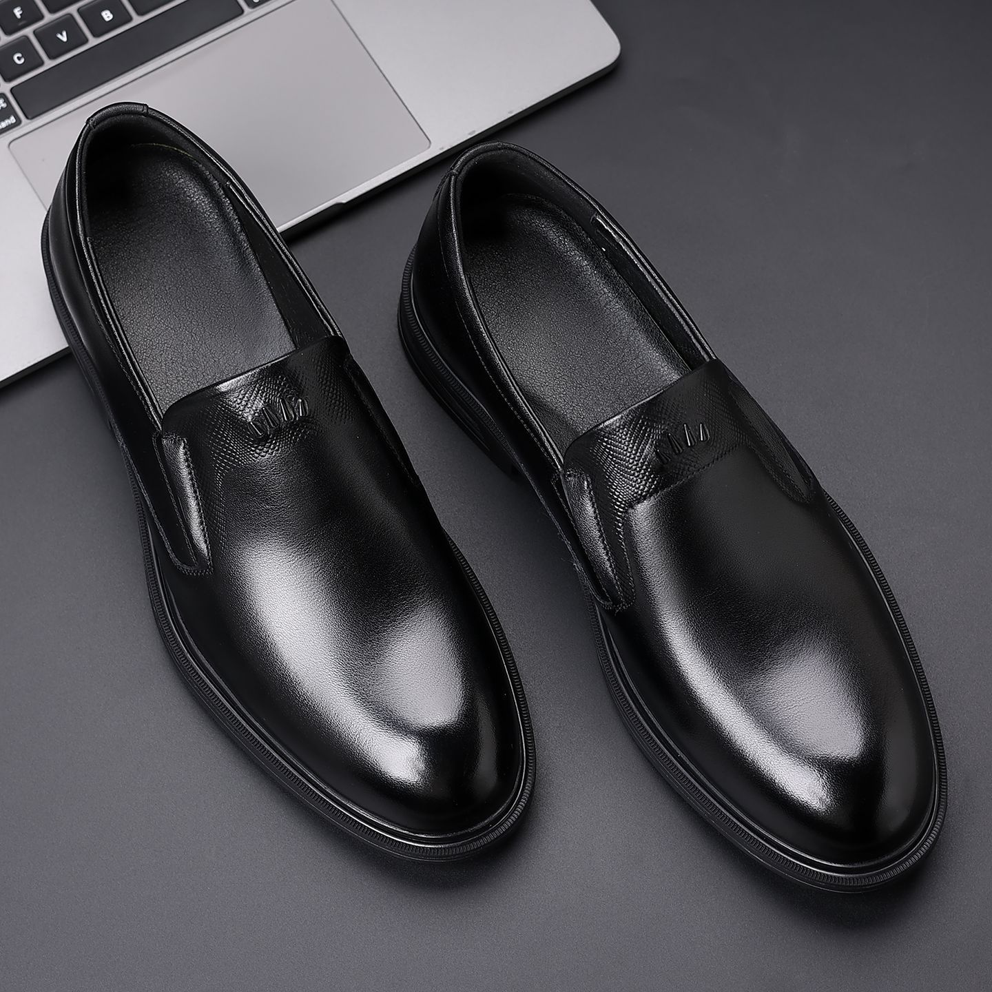 新款头层牛皮一脚蹬休闲皮鞋