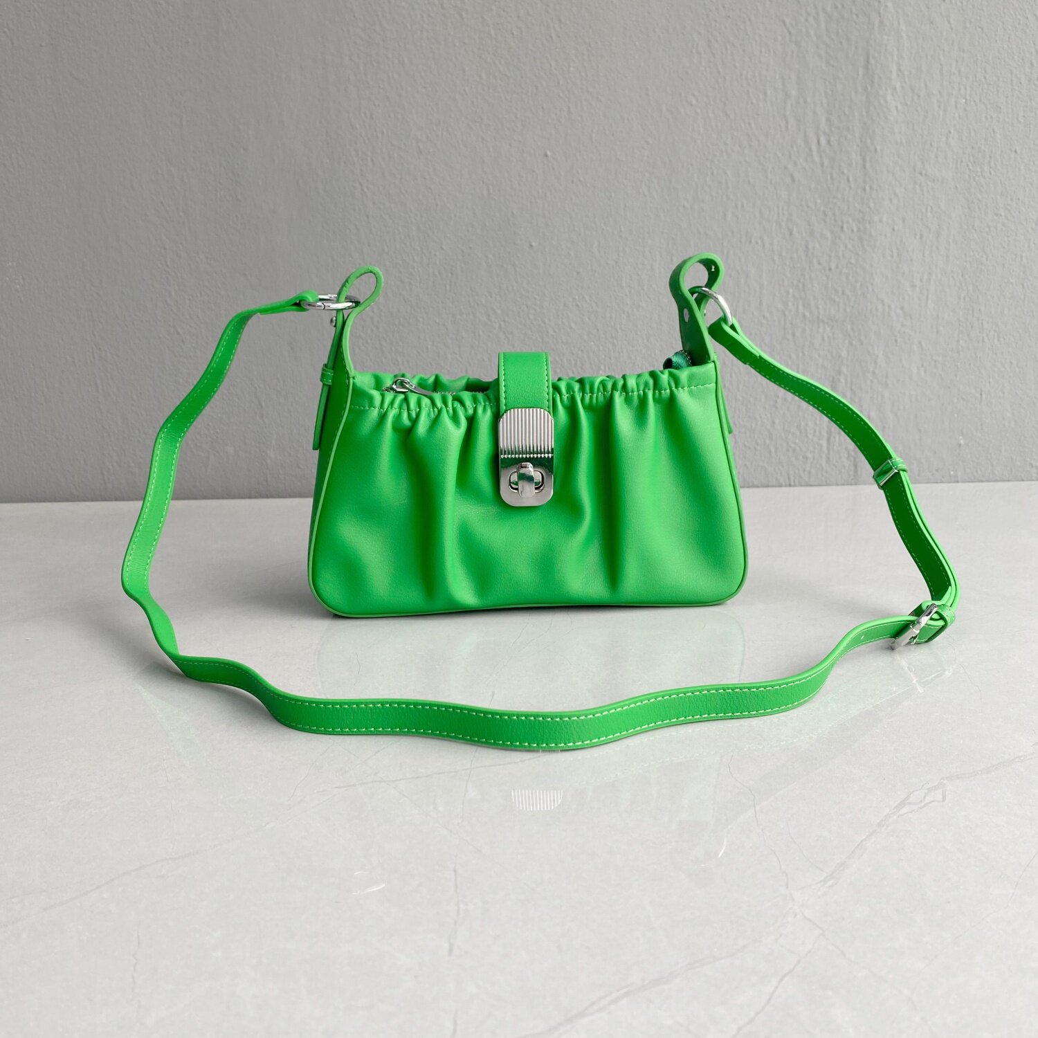 外贸单！欧美订单断色亏本清仓真皮小众褶皱休闲百搭腋下包云朵包