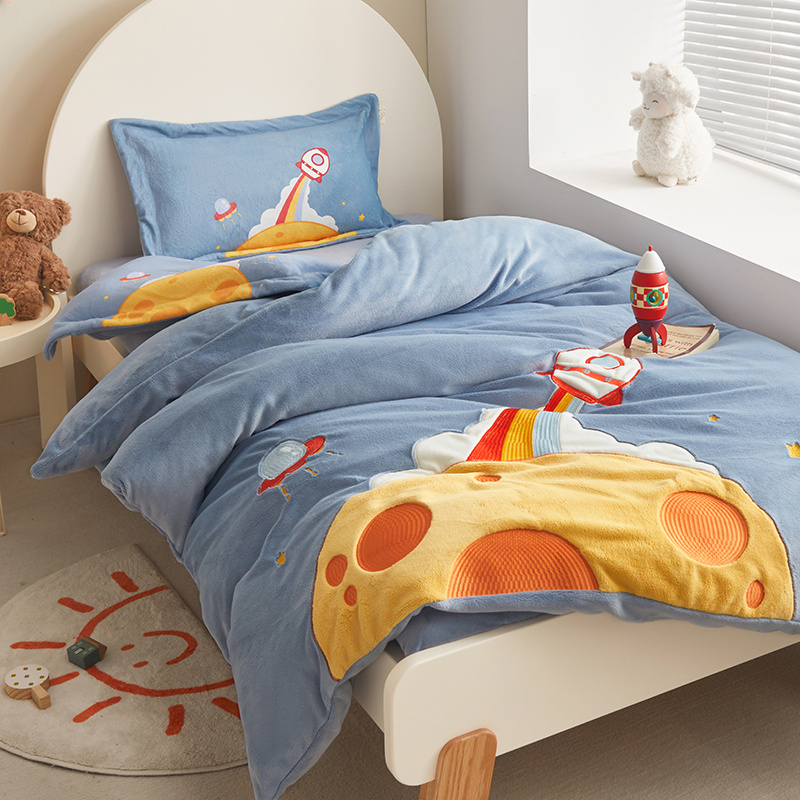 米苏卡通A类刺绣牛奶绒儿童被套