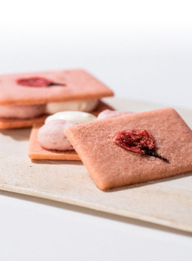 日本 春季限定 樱花奶油夹心三明治曲奇 盒装 5枚