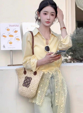 2025春夏浅黄色蕾丝衬衫女高级法式度假风衬衣设计感屁帘防晒衫