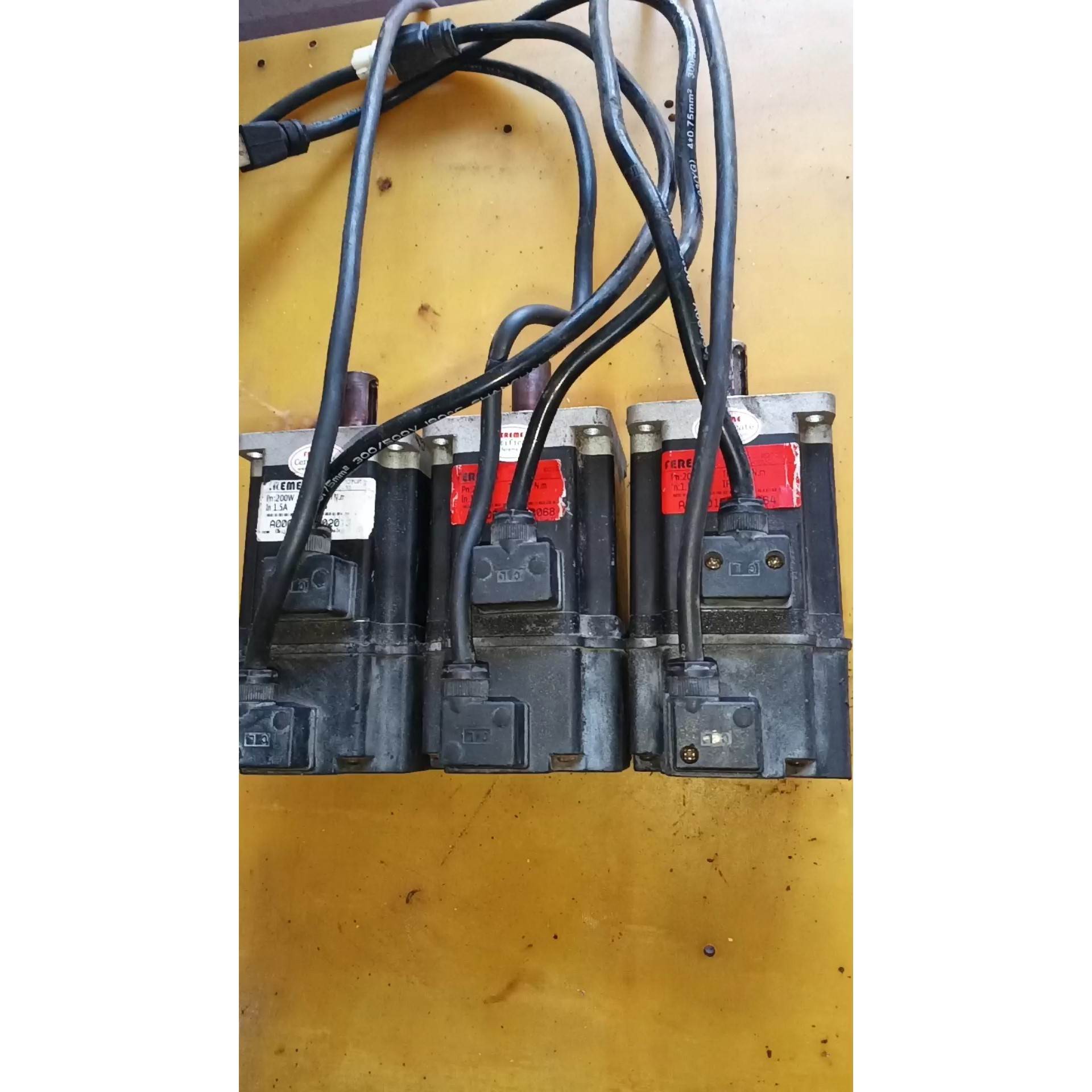 （议价）FEREME伺服电机 200w 15A拆机包好实物图每116