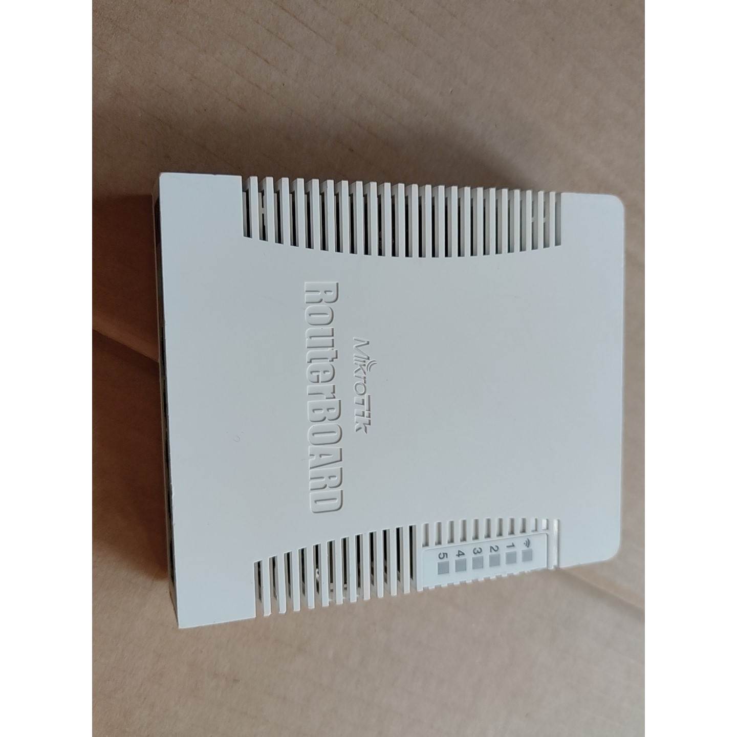 （议价）MikroTik RB951G-2HnD千兆口Ros单频无线
