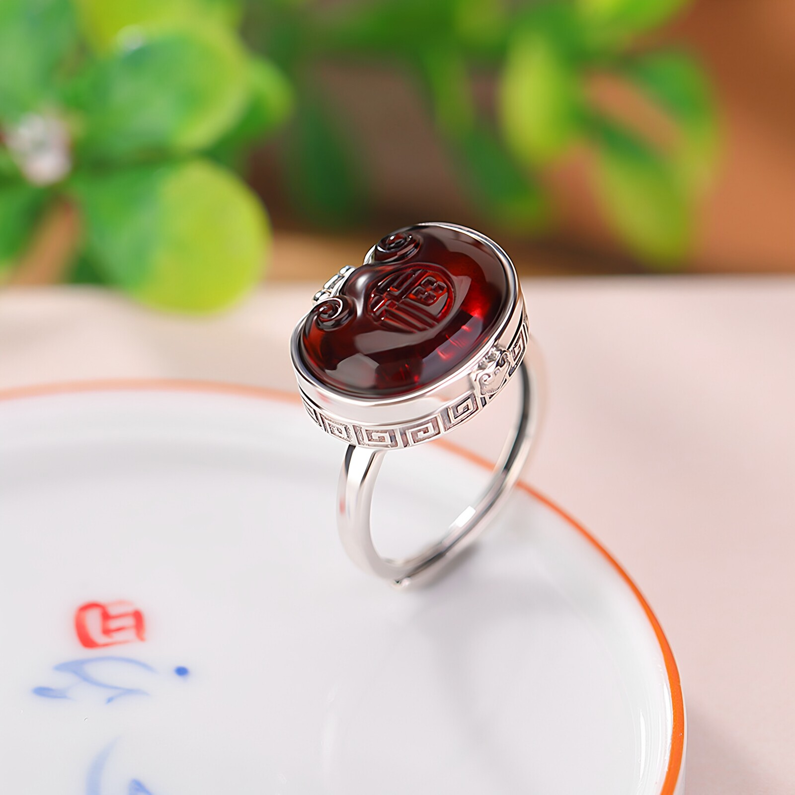 s925纯银血珀复古做旧吉祥回纹雕刻福字吉祥如意香囊戒指银指环女