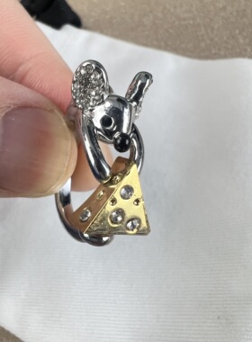 新款时尚轻奢潮流简约通勤小众设计可爱镶钻芝士老鼠戒指