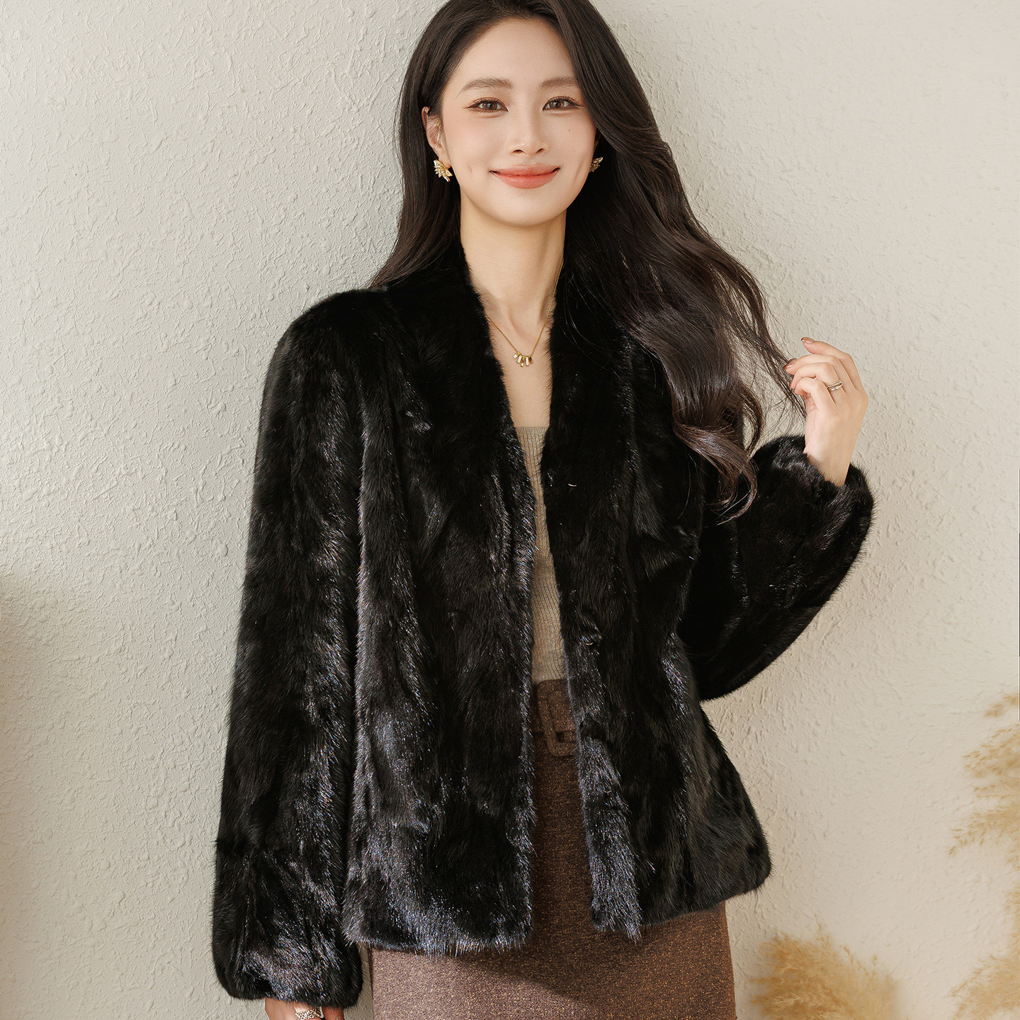 海宁真水貂皮草外套女短款V领貂皮大衣拼貂秋冬新款黑色休闲
