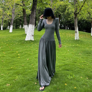修身 秋季 针织灰色连衣裙 芭蕾风 收腰显瘦U领气质拖地长裙女 新款