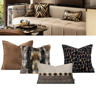 现代轻奢样板间抱枕腰枕黑咖色靠包酒店会所沙发高端组合靠垫靠枕