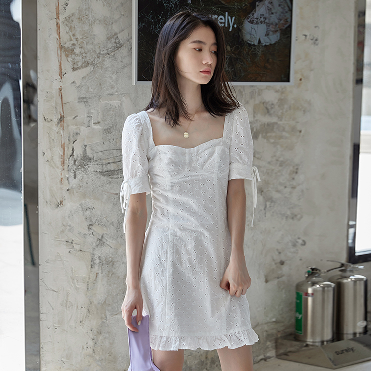 Real photo 2021 summer Vintage Embroidery Hong Kong style white dress with slim waist skirt
