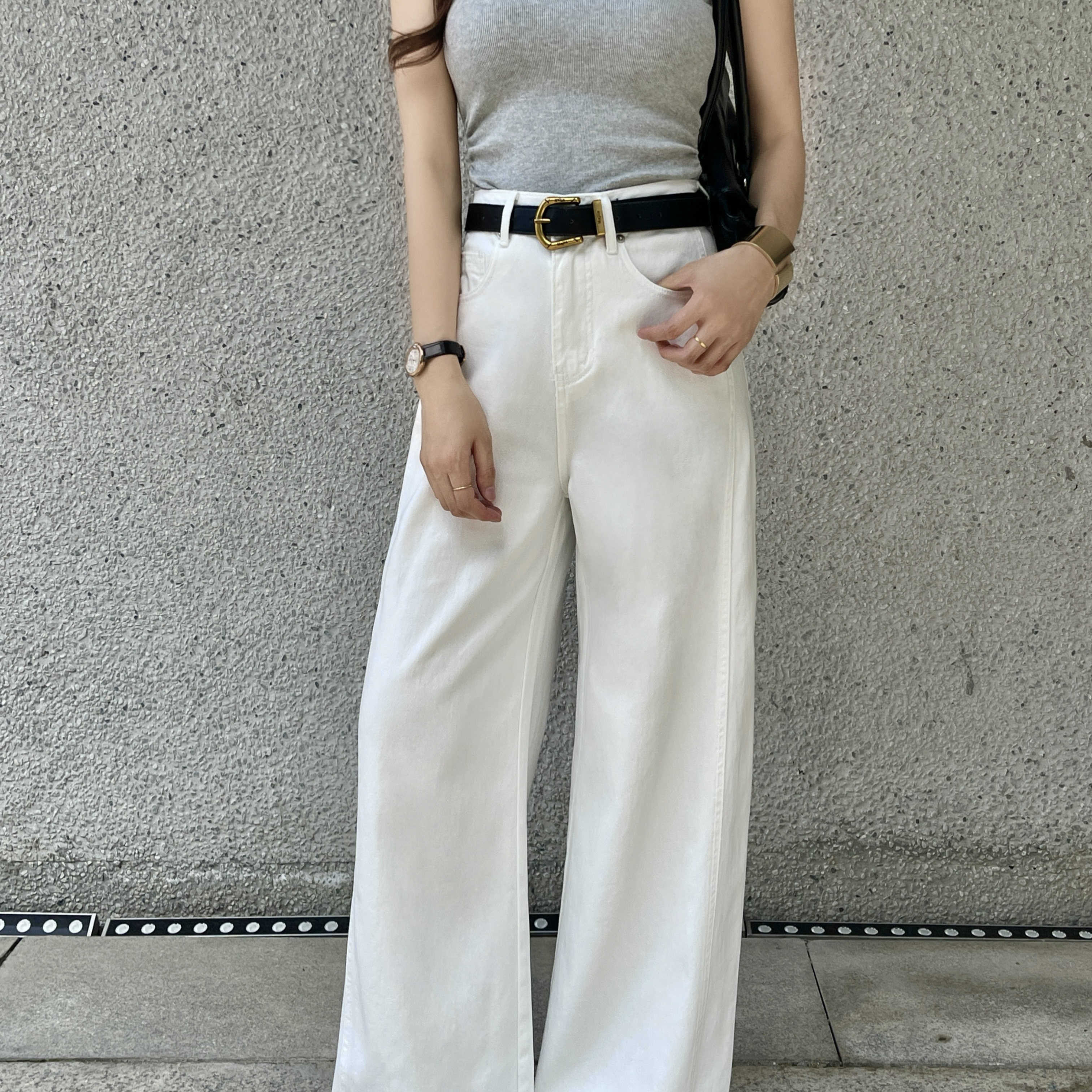 白色牛仔裤女高腰显瘦2025年早秋新款裤子宽松韩版直筒阔腿