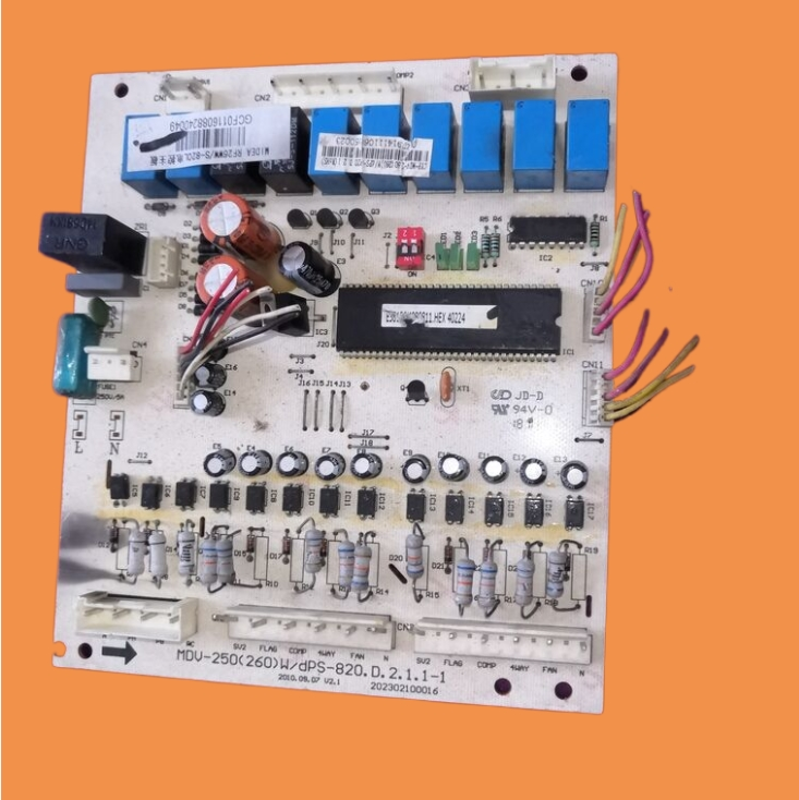 适用美的空调外机主板2023021000