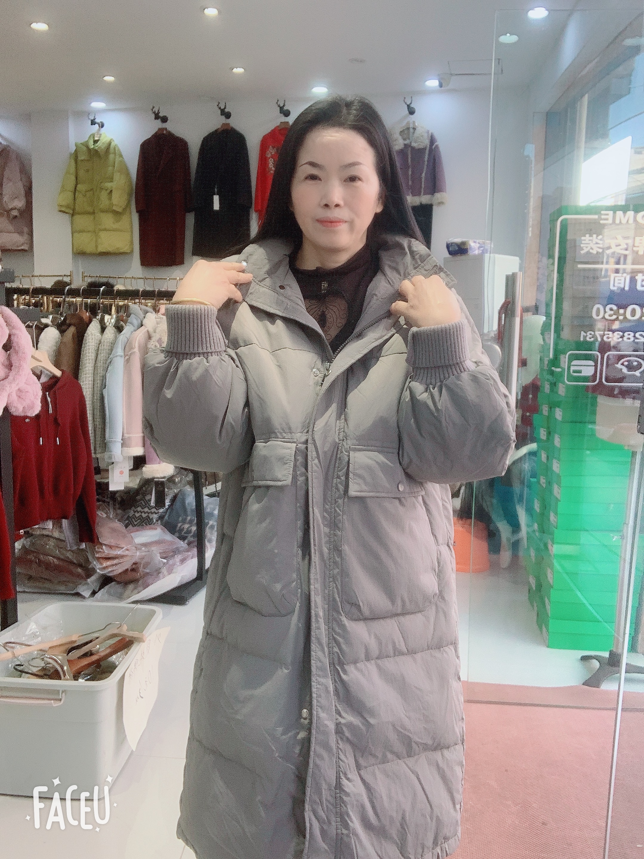 90白鸭绒大口袋连帽长款羽绒服女冬2025年新款韩版宽松百搭外套潮